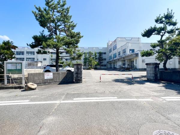 新発田市富塚町1丁目の土地(新発田市立住吉小学校)