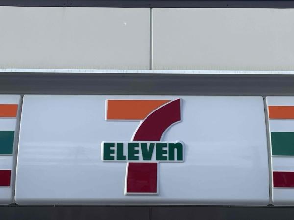 チャイナベルマンション(セブンイレブン加古川平岡新在家店)