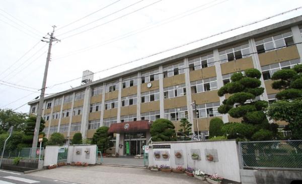 加古川市加古川町中津の中古一戸建て(加古川市立氷丘中学校)