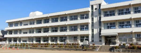 姫路市香寺町岩部の中古一戸建て(姫路市立中寺小学校)