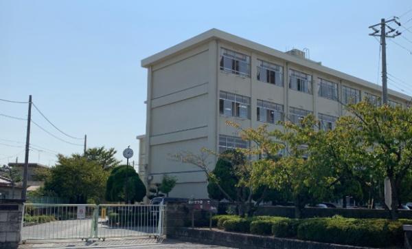 加古川市平岡町新在家の中古一戸建て(加古川市立平岡中学校)