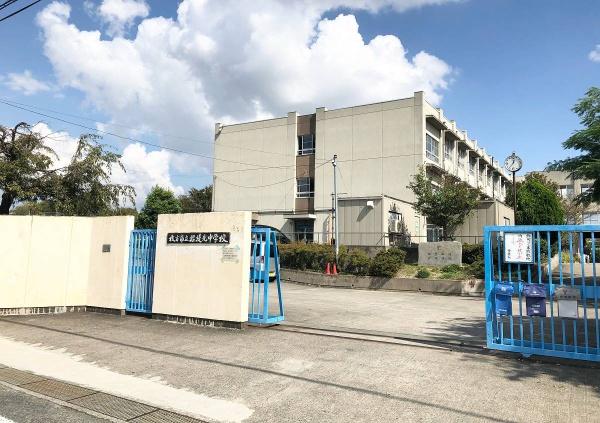 枚方東山住宅3号棟(枚方市立招堤北中学校)