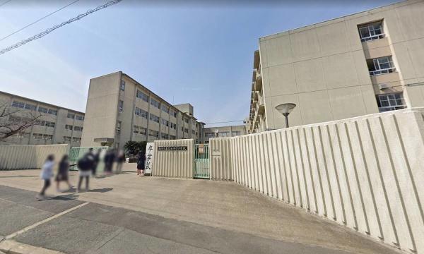 枚方市長尾谷町1丁目の中古一戸建て(枚方市立長尾西中学校)