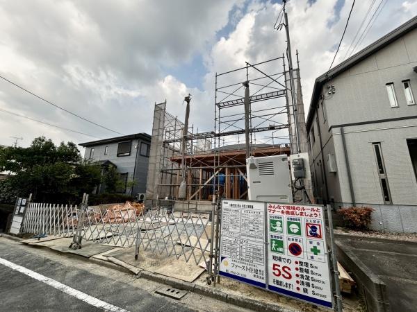 男山松里1号棟全2区画新築戸建