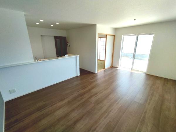 弥富市平島町中新田の中古一戸建て