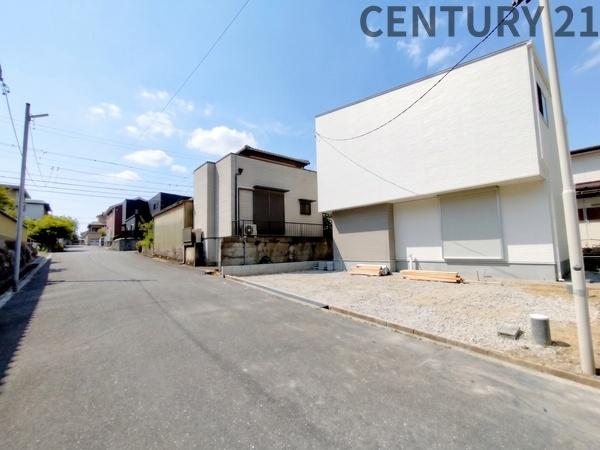 員弁郡東員町笹尾西２丁目の新築一戸建