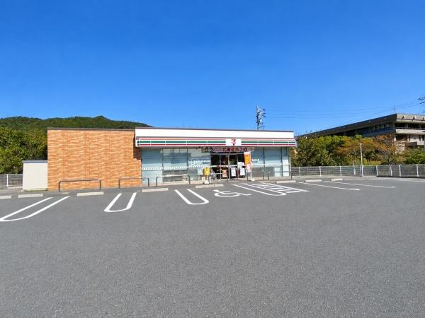 桑名市多度町小山台１丁目の中古一戸建て(セブン-イレブン桑名多度１丁目店)