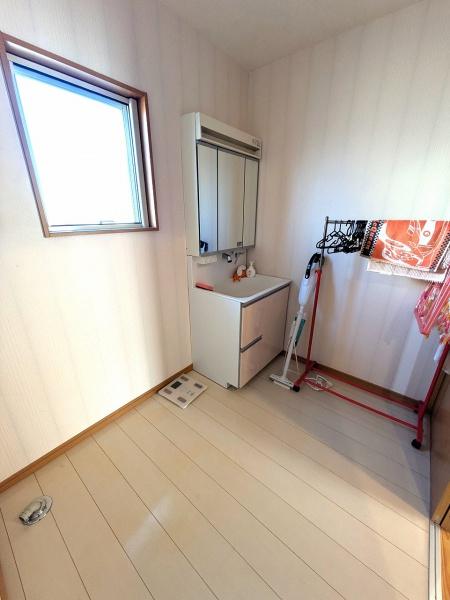 八街市滝台　事務所付き戸建て