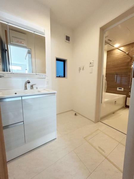 碧南市大浜上町全3棟3号棟　新築戸建て