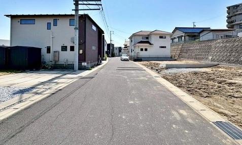 東郷町和合全2棟2号棟　新築戸建て