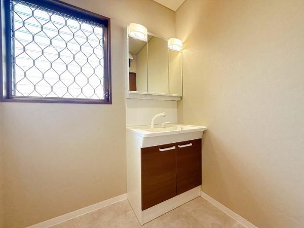 西尾市鵜ケ池町中屋敷の中古一戸建て