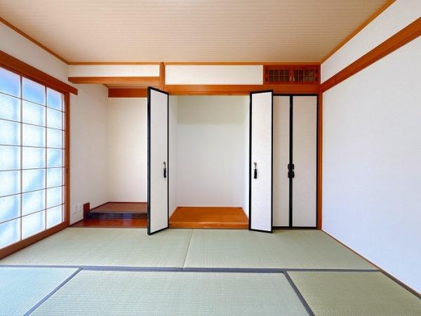 西尾市鵜ケ池町中屋敷の中古一戸建て