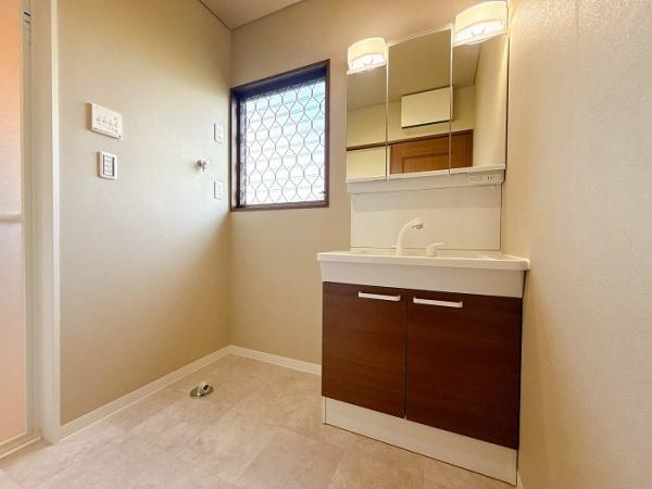 西尾市鵜ケ池町中屋敷の中古一戸建て