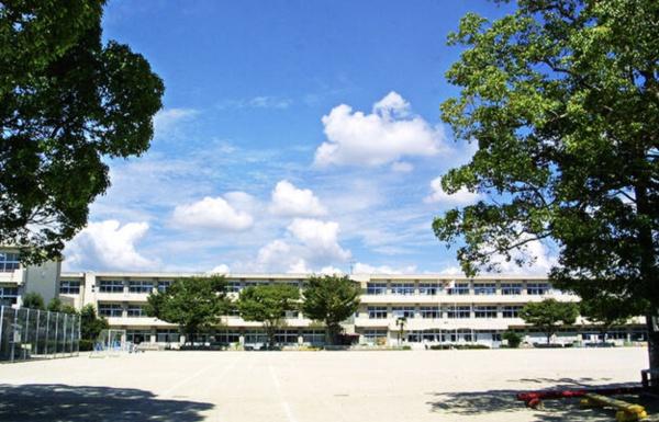 岡崎市仁木町全2棟2号棟　新築戸建て(岡崎市立細川小学校)