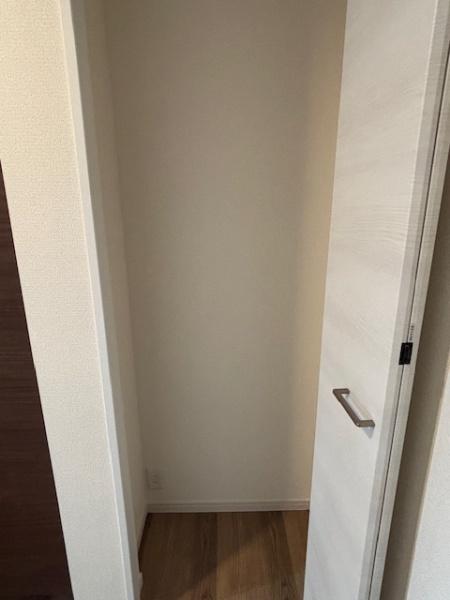豊田市広川台小学校前全2棟1号棟 新築戸建て(収納)