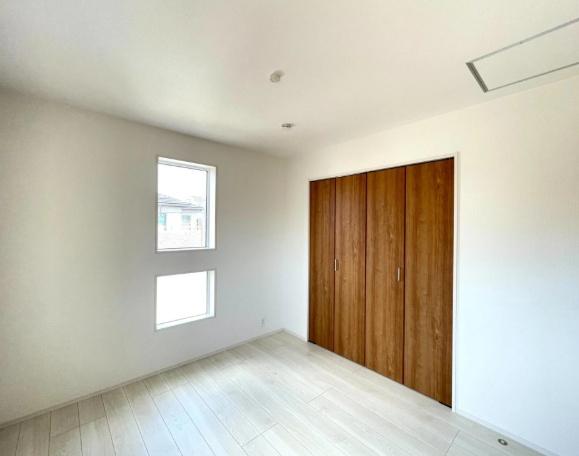 豊田市三軒町2丁目 新築戸建て(洋室)