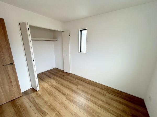 高浜市屋敷町2期全4棟2号棟 新築戸建て(洋室)