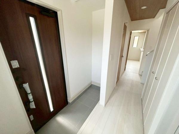 高浜市呉竹町全3棟3号棟 新築戸建て(玄関)