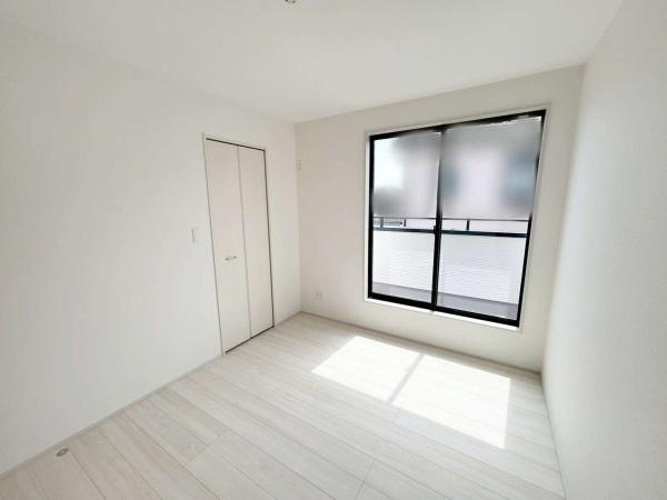 高浜市呉竹町全3棟3号棟 新築戸建て(洋室)