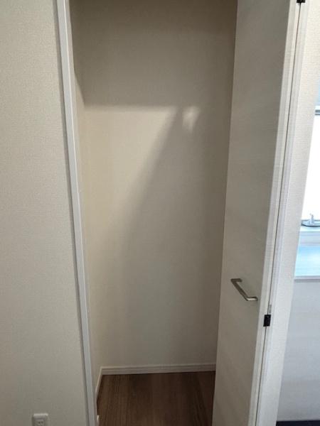 高浜市青木町全9棟2号棟 新築戸建て(収納)