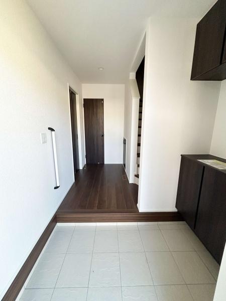 豊田市水源町第1期全3棟3号棟 新築戸建て(玄関)