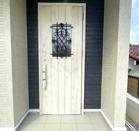 岡崎市暮戸町全2棟1号棟 新築戸建て(玄関)