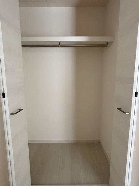 豊田市広川台小学校前全2棟2号棟 新築戸建て(収納)