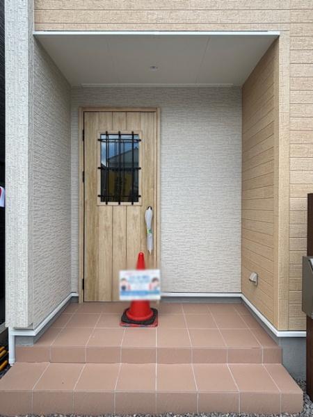 豊田市広川台小学校前全2棟2号棟 新築戸建て(玄関)