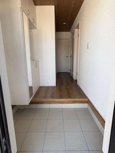 豊田市永覚新町 新築戸建て 全6棟 2号棟(玄関)