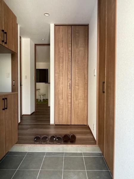 知立市牛田町3期全1棟1号棟 新築戸建て(玄関)