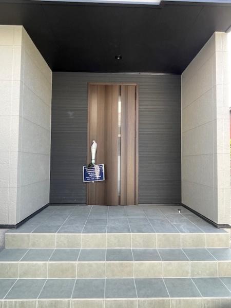 知立市牛田町3期全1棟1号棟 新築戸建て(玄関)