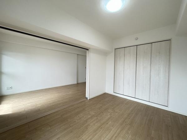 キングスコート東岡崎(洋室)