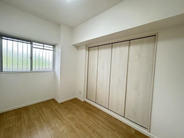 キングスコート東岡崎(洋室)