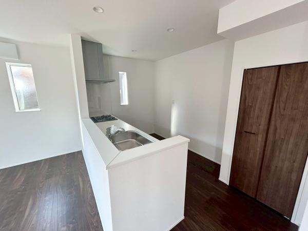 高浜市屋敷町第1期全2棟2号棟 新築戸建て(キッチン)