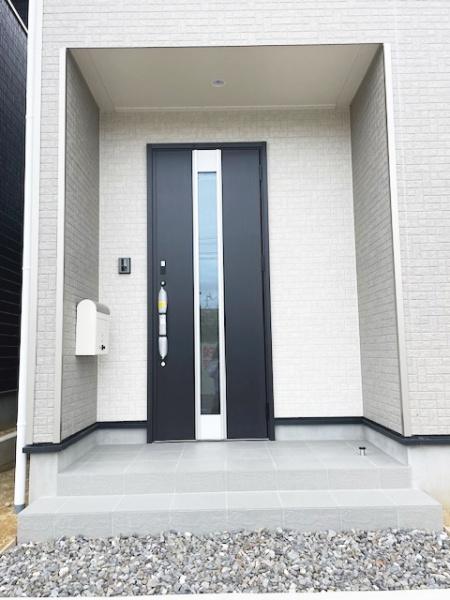 碧南市大浜上町全2棟2号棟 新築戸建て(玄関)