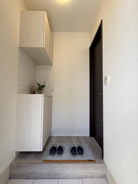 岡崎市舳越町字宮前の中古一戸建て(玄関)