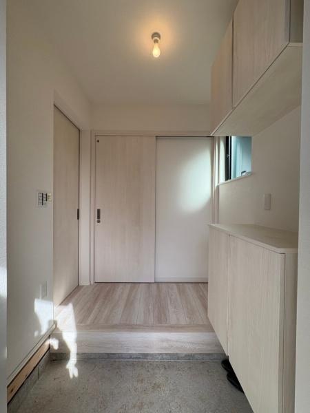 岡崎市舳越町字宮前の中古一戸建て(玄関)