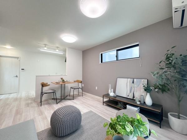 岡崎市百々町字西平の中古一戸建て(リビング)