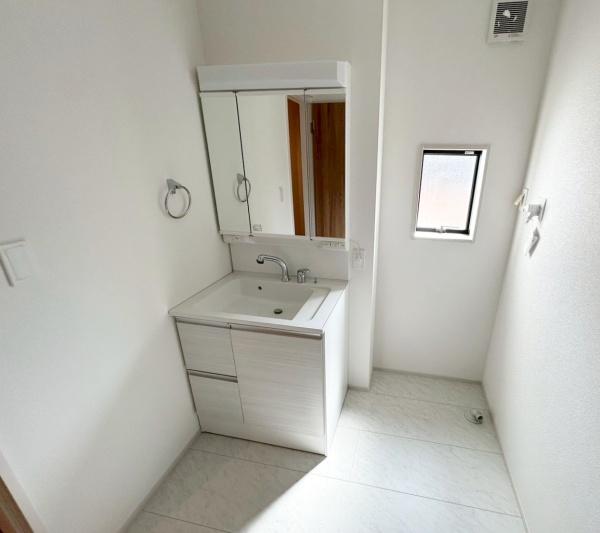 高浜市屋敷町2期全4棟1号棟 新築戸建て(洗面台・洗面所)