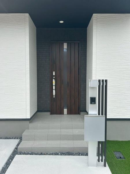 高浜市屋敷町2期全4棟1号棟 新築戸建て(玄関)
