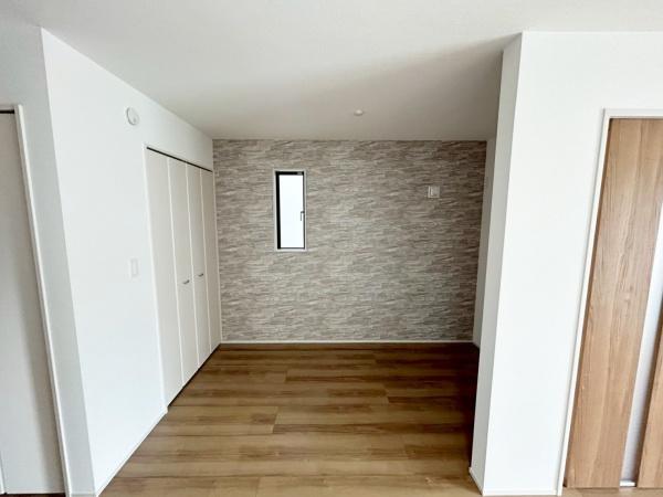 高浜市屋敷町2期全4棟2号棟 新築戸建て(洋室)