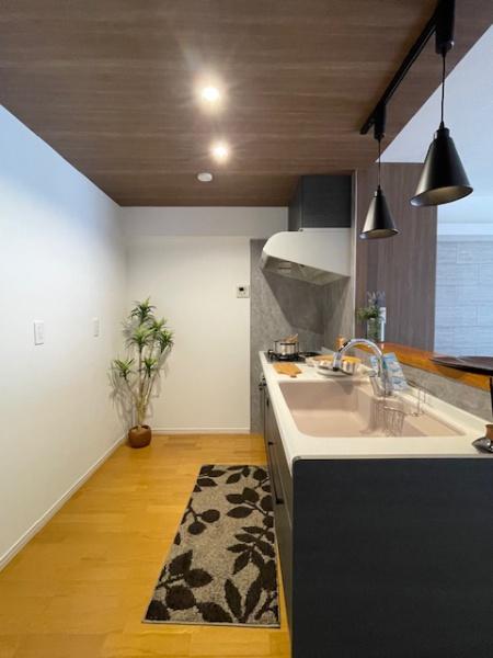 キングスコート矢作　204