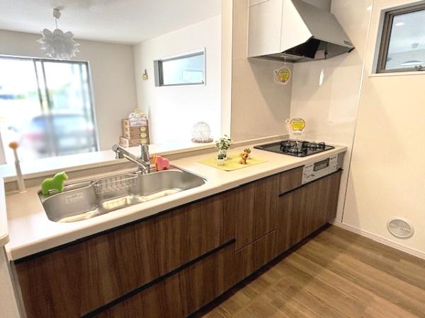 豊田市畝部東町全2棟2号棟　新築戸建て