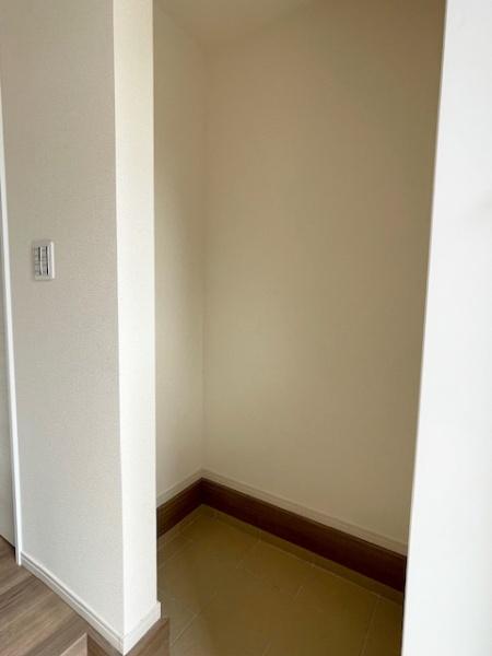 蒲郡市形原町北湿見全2棟1号棟 新築戸建て(収納)