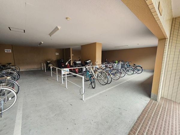 キングスコート東岡崎