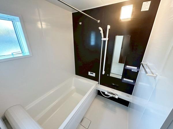 高浜市屋敷町第1期全2棟2号棟　新築戸建て