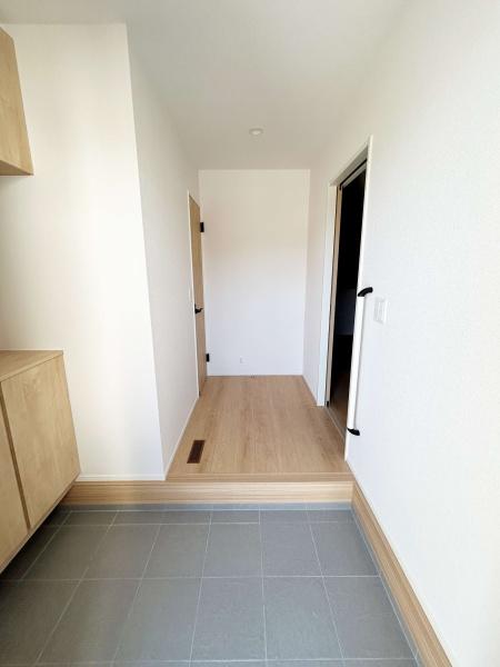 豊田市水源町第1期全3棟2号棟　新築戸建て