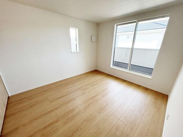 豊田市水源町第1期全3棟2号棟　新築戸建て