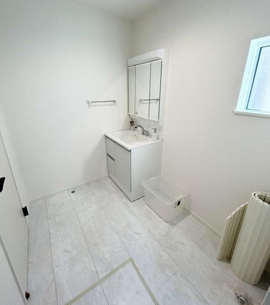 豊田市水源町第1期全3棟1号棟　新築戸建て