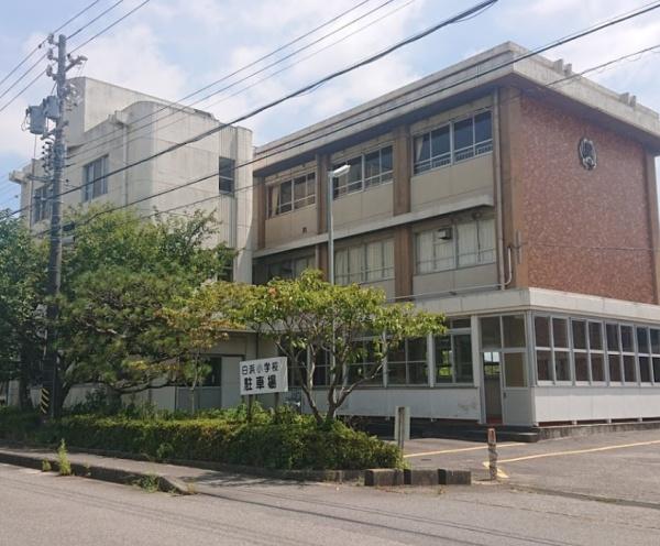 西尾市吉良町富好新田川並の中古一戸建て(西尾市立白浜小学校)
